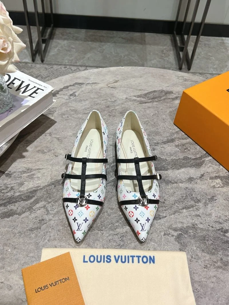 Modern Louis Vuitton Low Shoes 32317