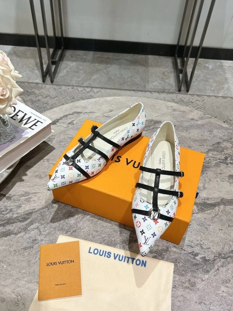 Modern Louis Vuitton Low Shoes 32317
