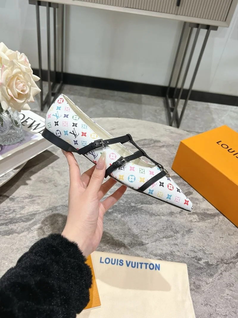 Modern Louis Vuitton Low Shoes 32317
