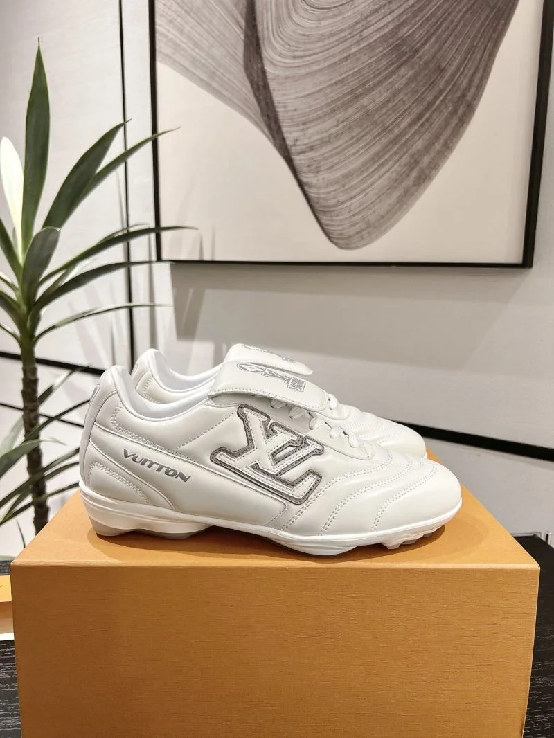 Louis Vuitton Low Shoes OnTrend 32327