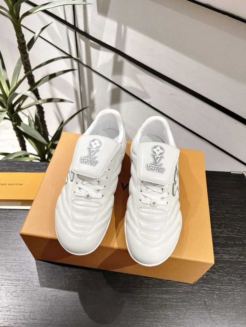 Louis Vuitton Low Shoes OnTrend 32327