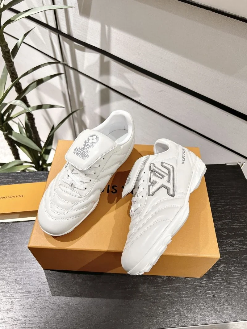 Louis Vuitton Low Shoes OnTrend 32327