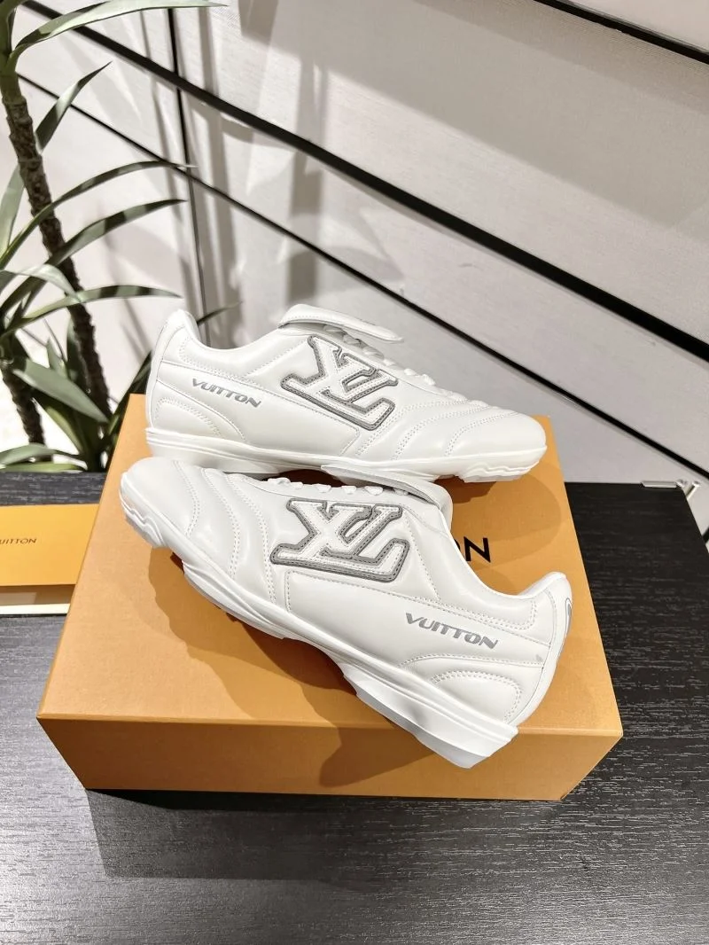 Louis Vuitton Low Shoes OnTrend 32327