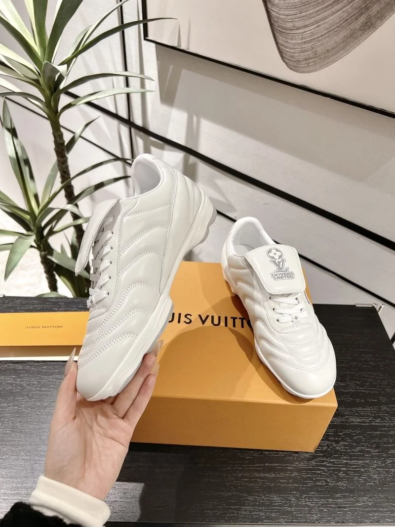 Louis Vuitton Low Shoes OnTrend 32327