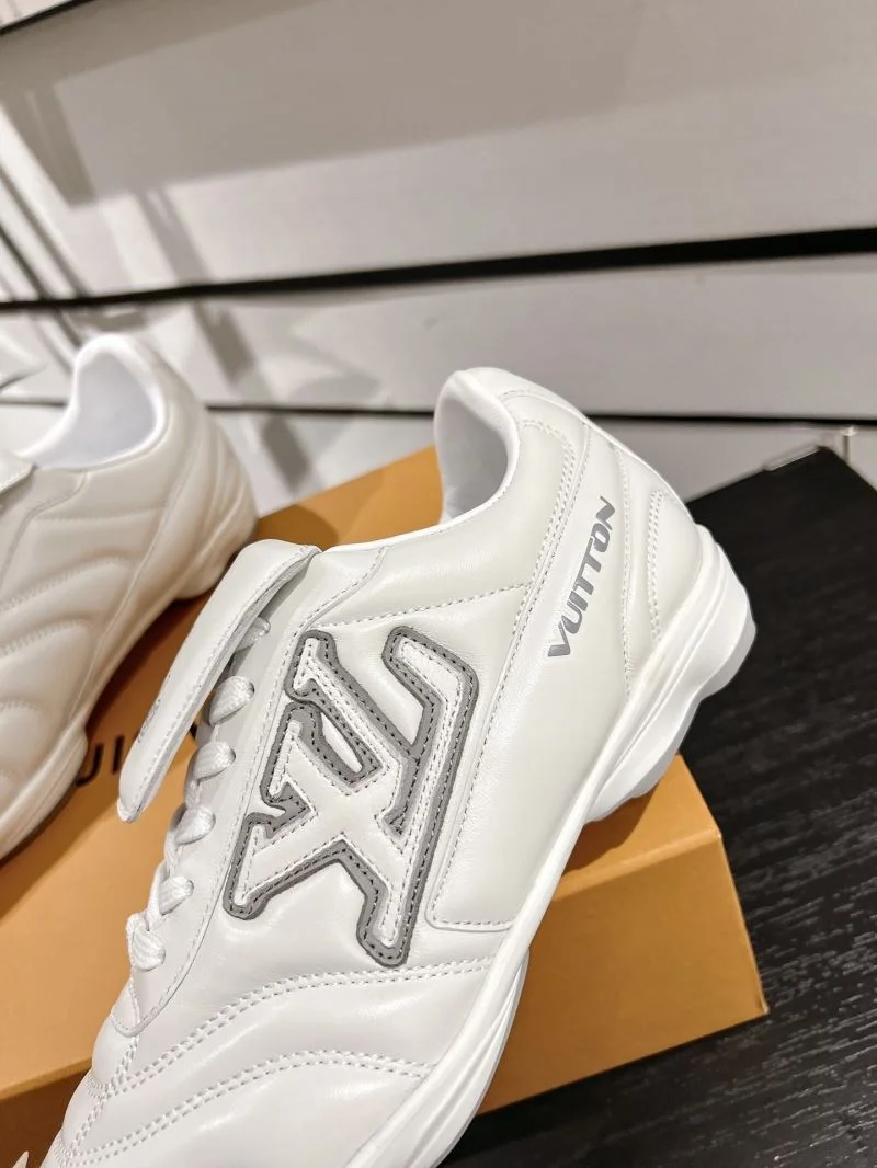 Louis Vuitton Low Shoes OnTrend 32327