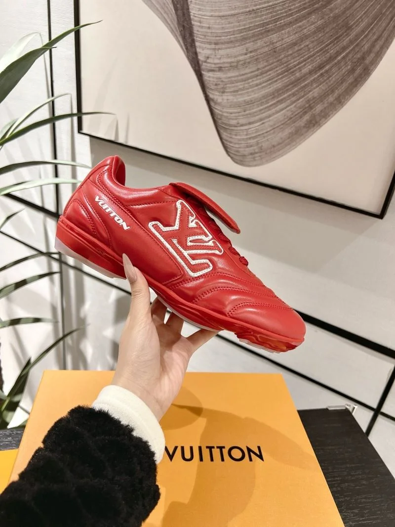 Louis Vuitton Low Shoes Sleek 32304