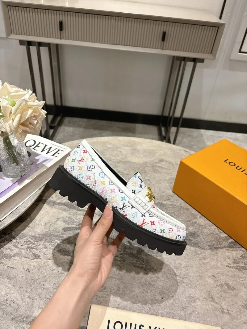Louis Vuitton Low Shoes Attractive 32313