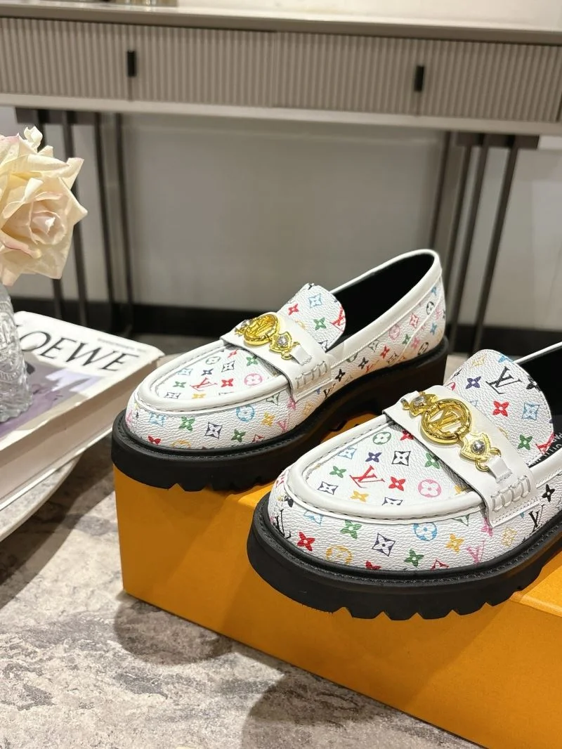 Louis Vuitton Low Shoes Attractive 32313
