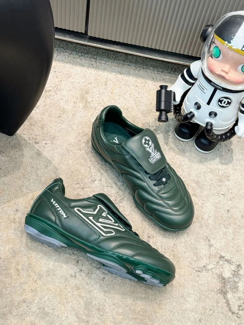 Seasonal Louis Vuitton Low Shoes 32314