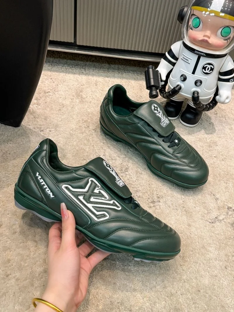 Seasonal Louis Vuitton Low Shoes 32314
