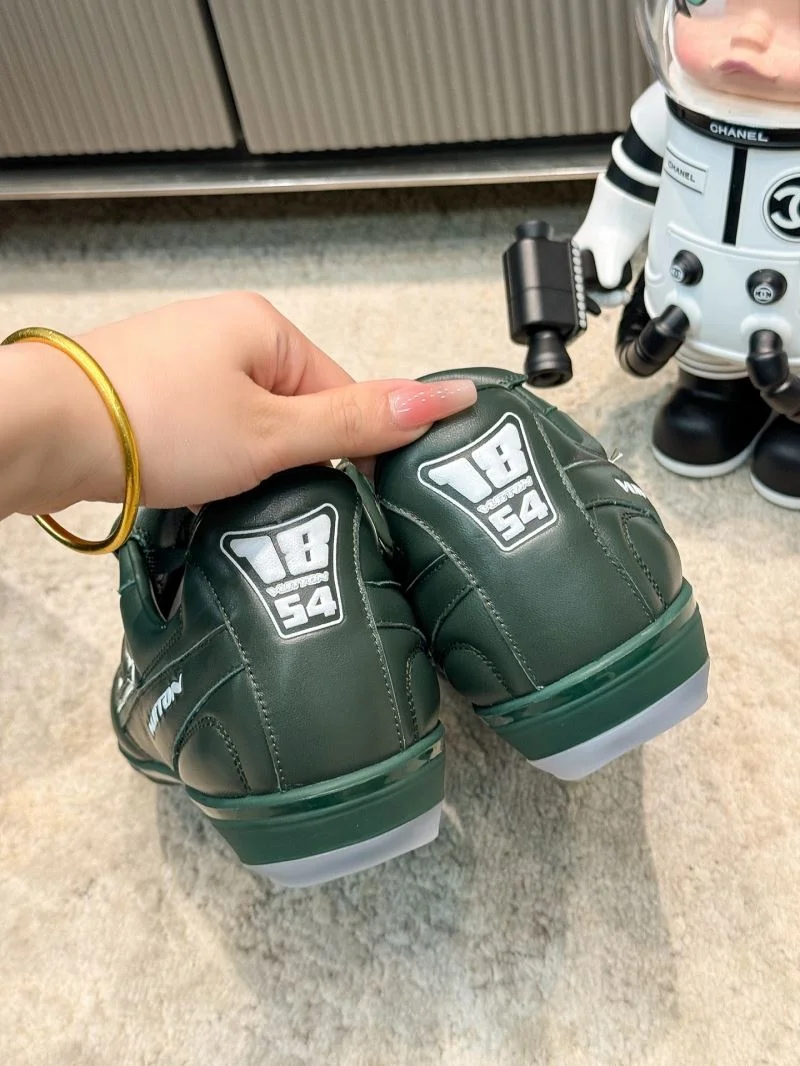 Seasonal Louis Vuitton Low Shoes 32314