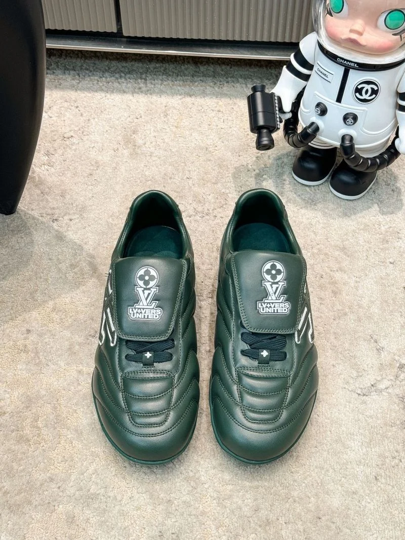 Seasonal Louis Vuitton Low Shoes 32314