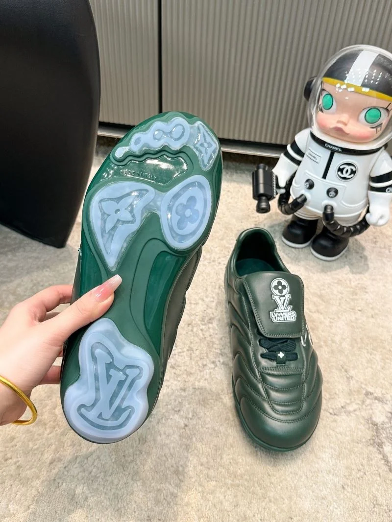 Seasonal Louis Vuitton Low Shoes 32314