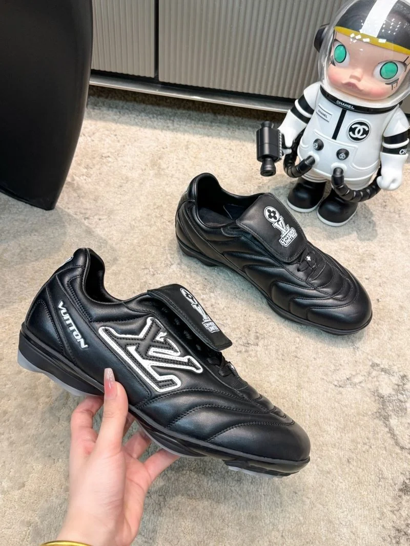 Louis Vuitton Low Shoes Sporty 32306