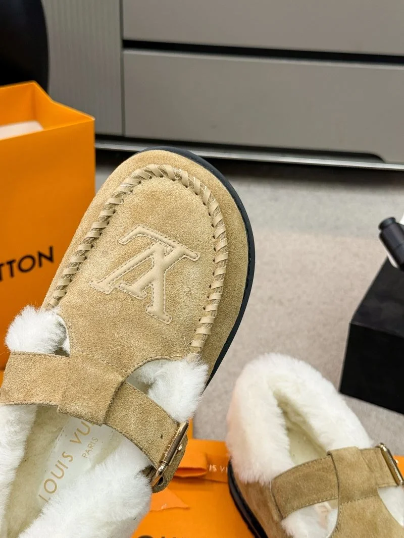 Louis Vuitton Low Shoes RelaxedFit 32303