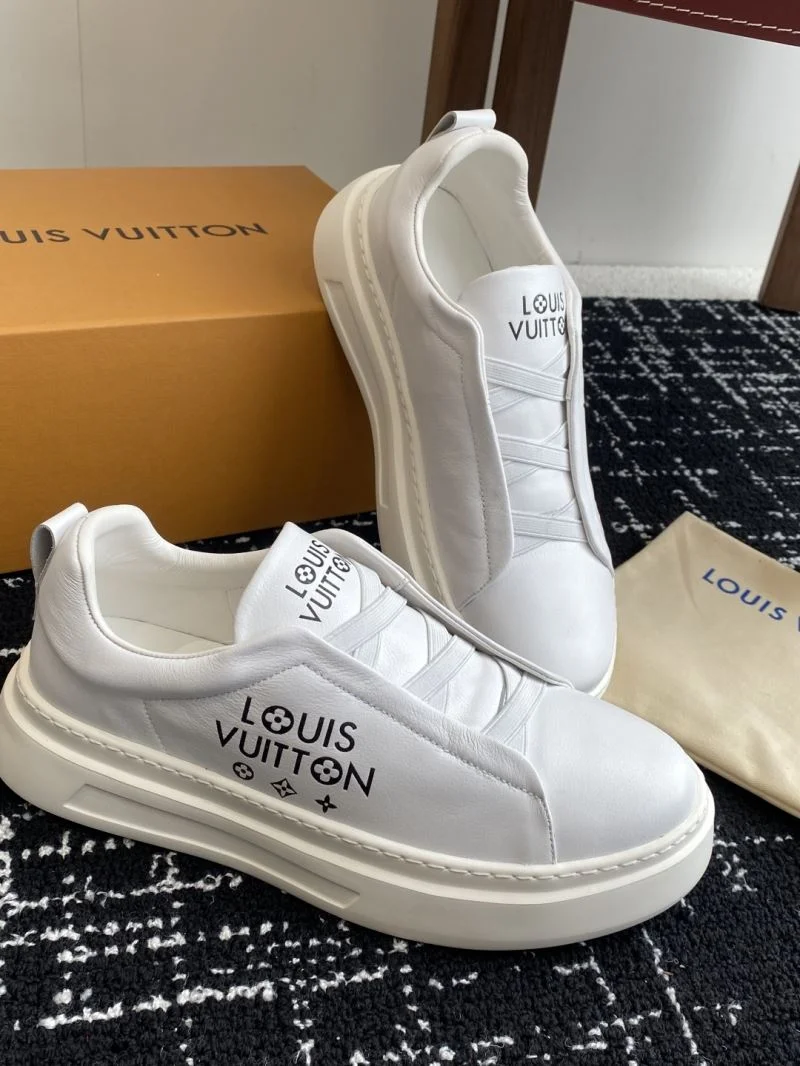 Flexible Louis Vuitton Low Shoes 32301