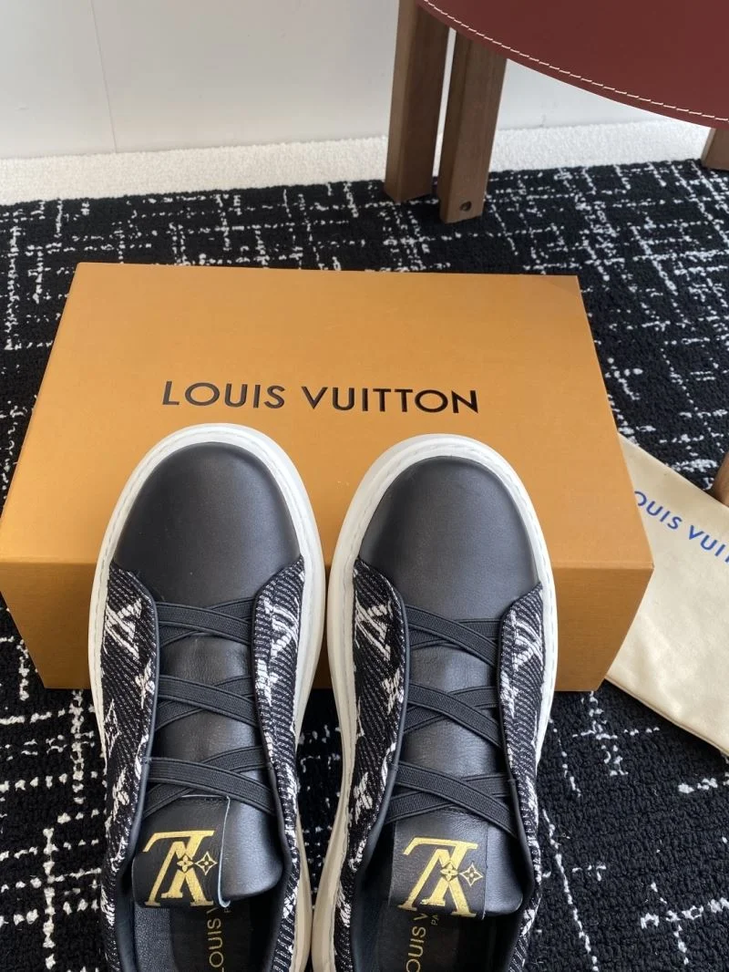 Louis Vuitton Low Shoes Vibrant 32307