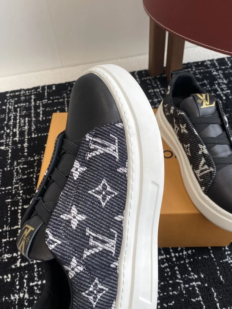 Louis Vuitton Low Shoes Vibrant 32307