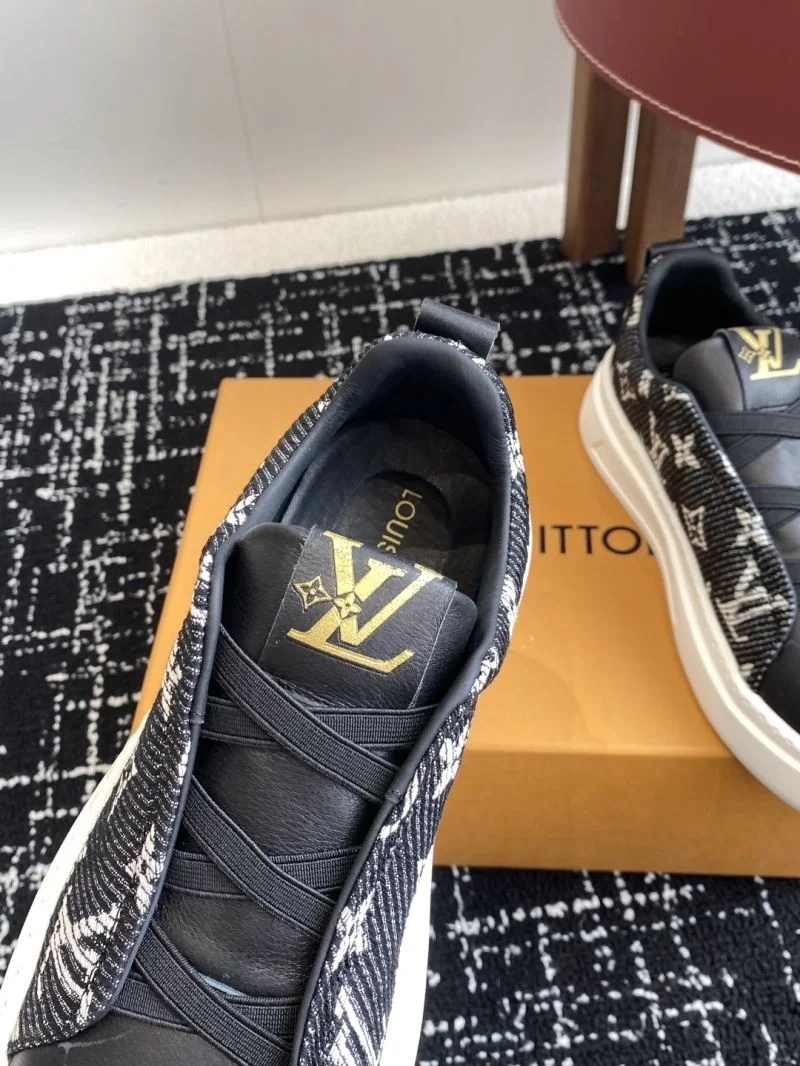 Louis Vuitton Low Shoes Vibrant 32307