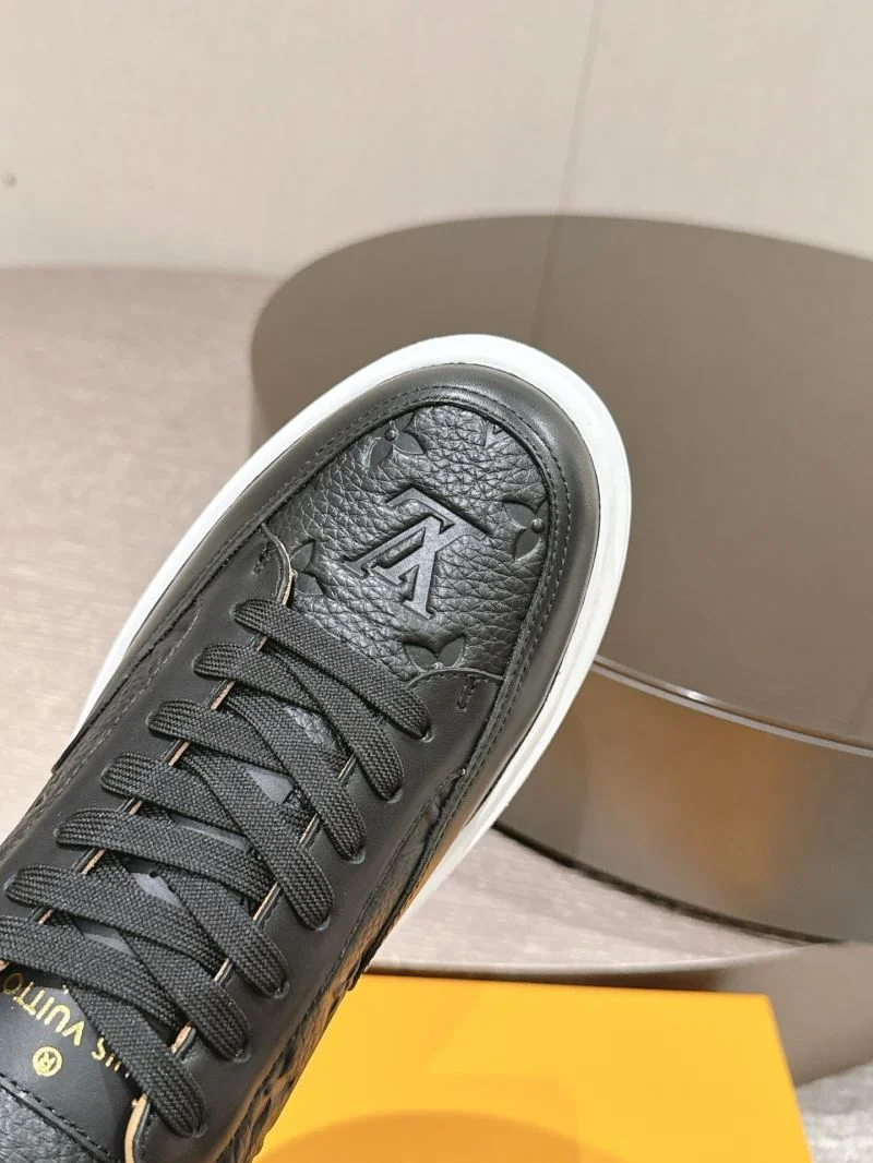 MultiPurpose Louis Vuitton Low Shoes 32298