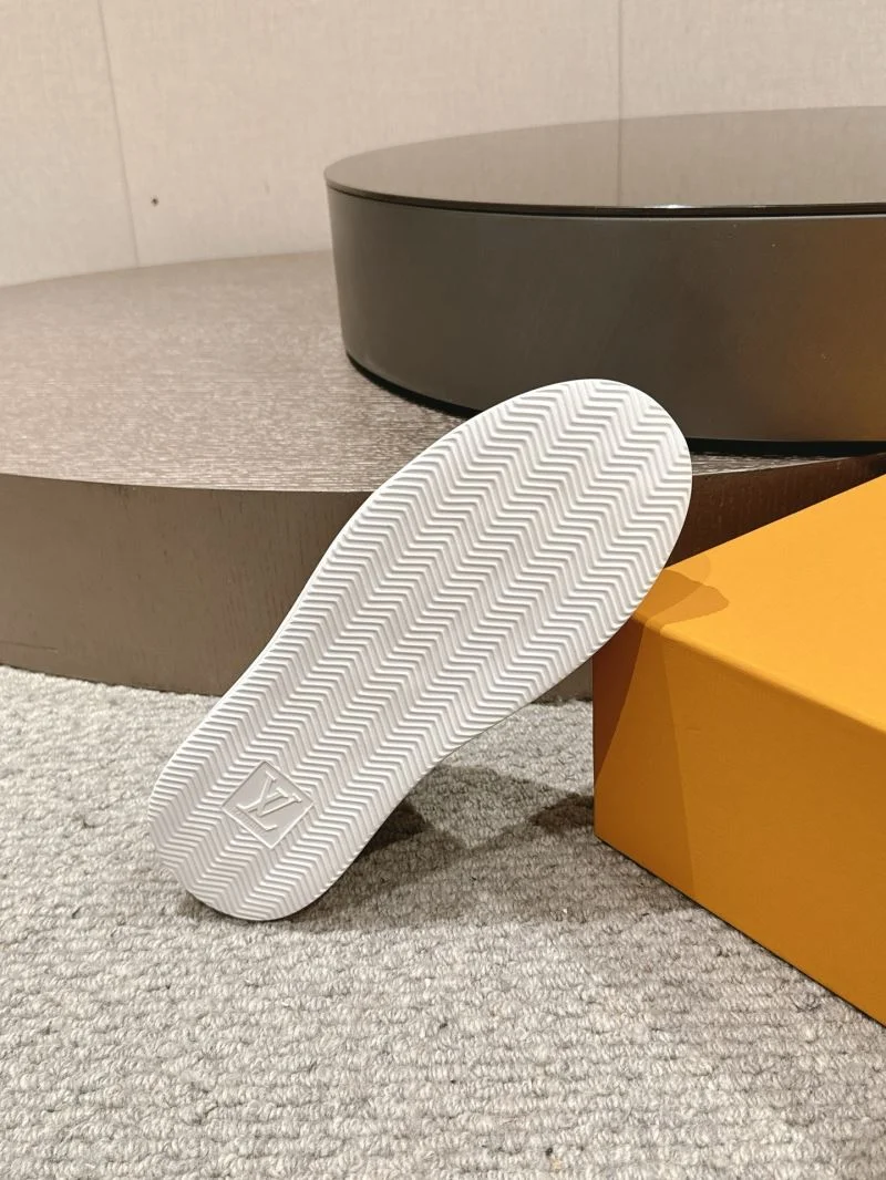 MultiPurpose Louis Vuitton Low Shoes 32298