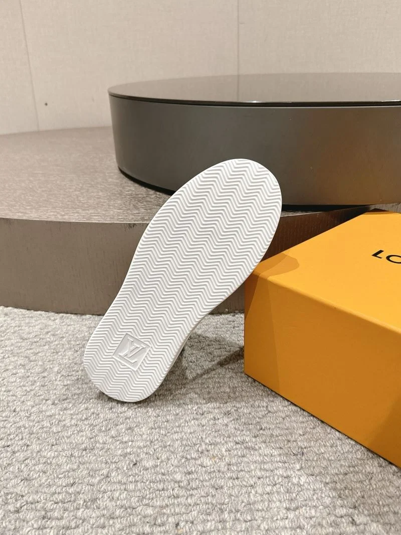 Louis Vuitton Low Shoes TechFriendly 32291