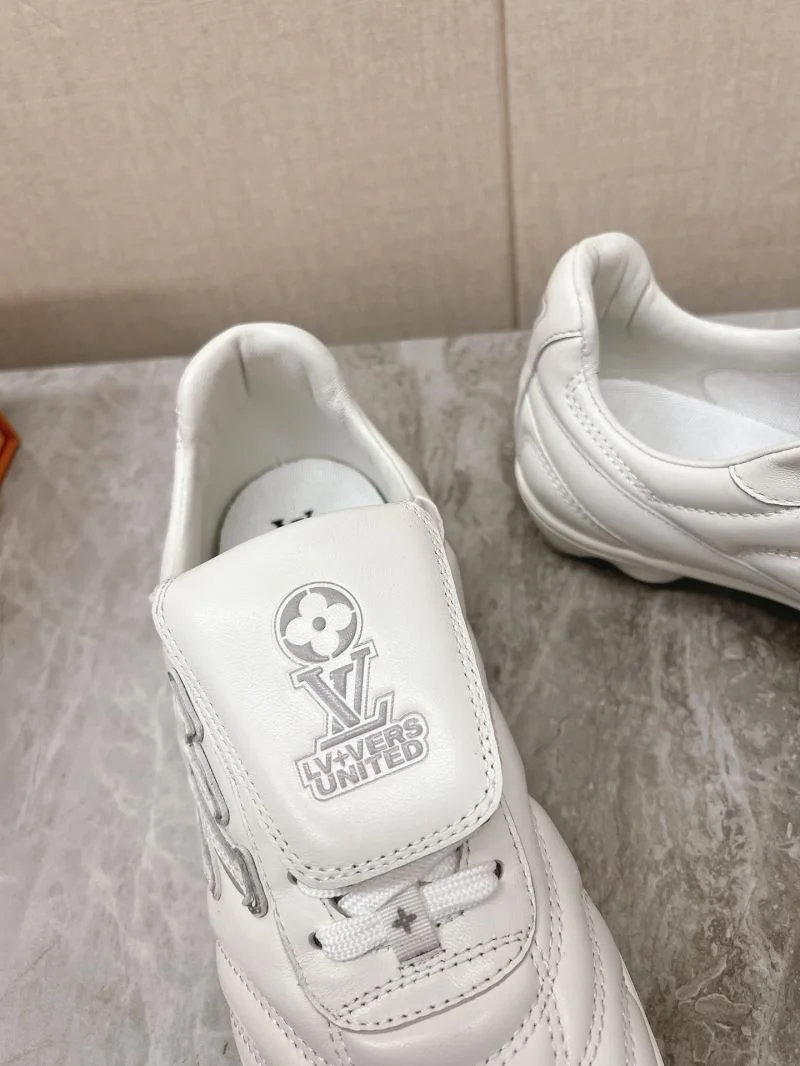 EyeCatching Louis Vuitton Low Shoes 32286
