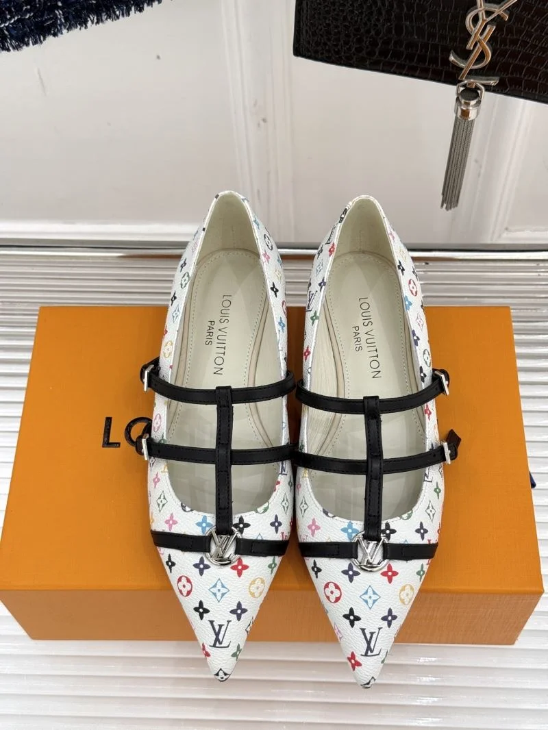 Casual Louis Vuitton Low Shoes 32283
