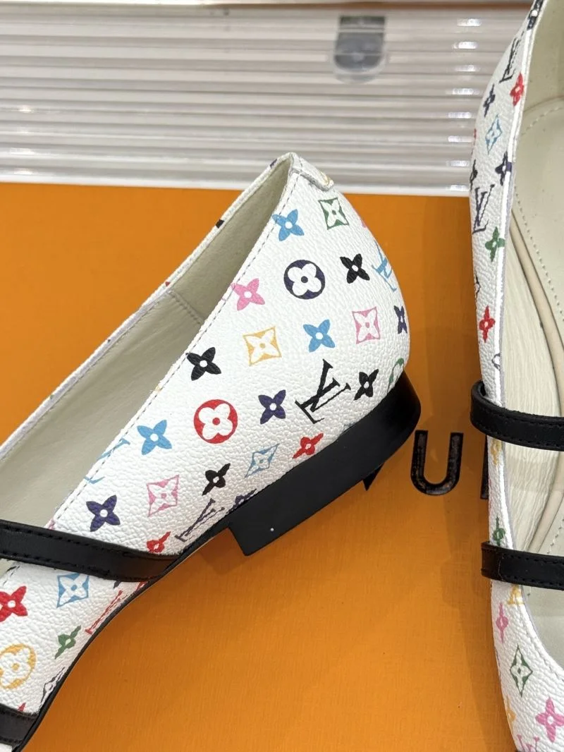 Casual Louis Vuitton Low Shoes 32283