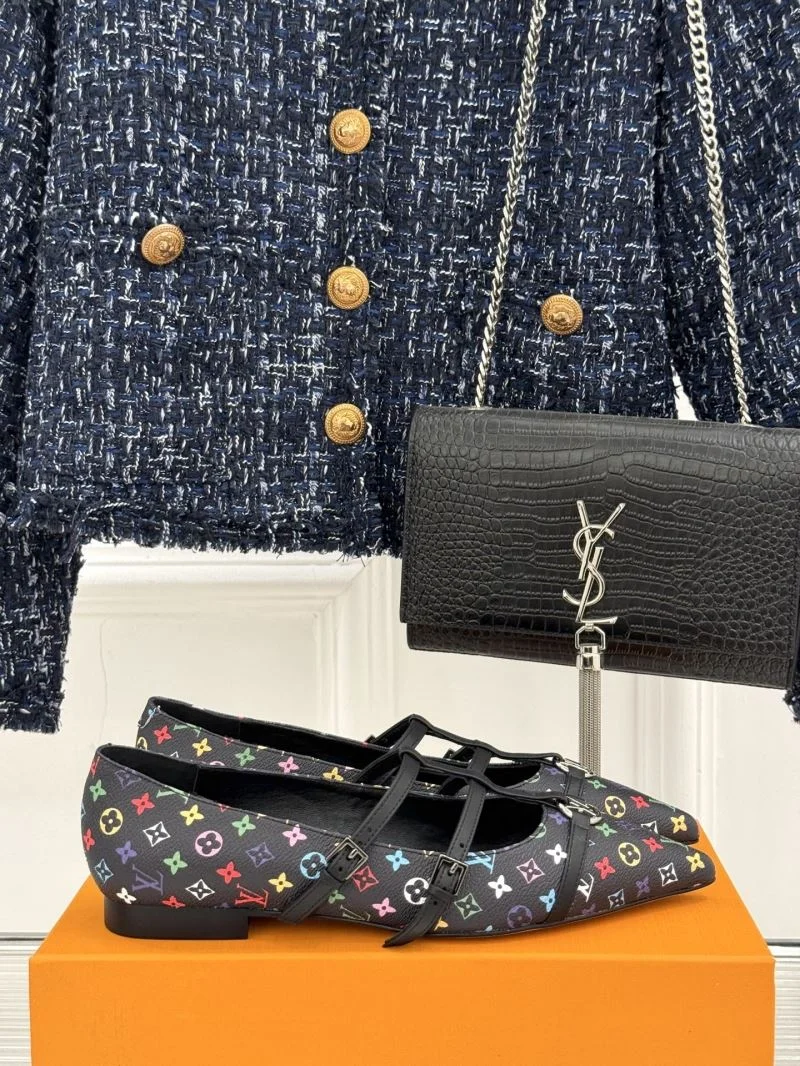 Louis Vuitton Low Shoes Durable 32285