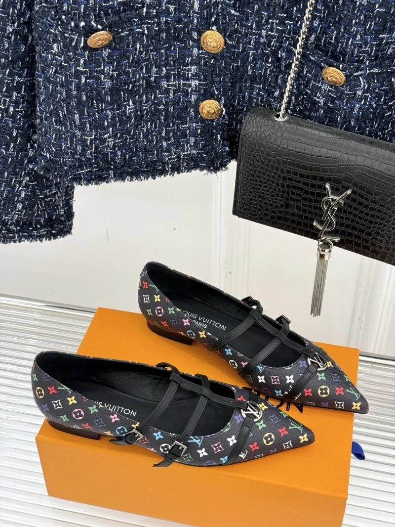 Louis Vuitton Low Shoes Durable 32285