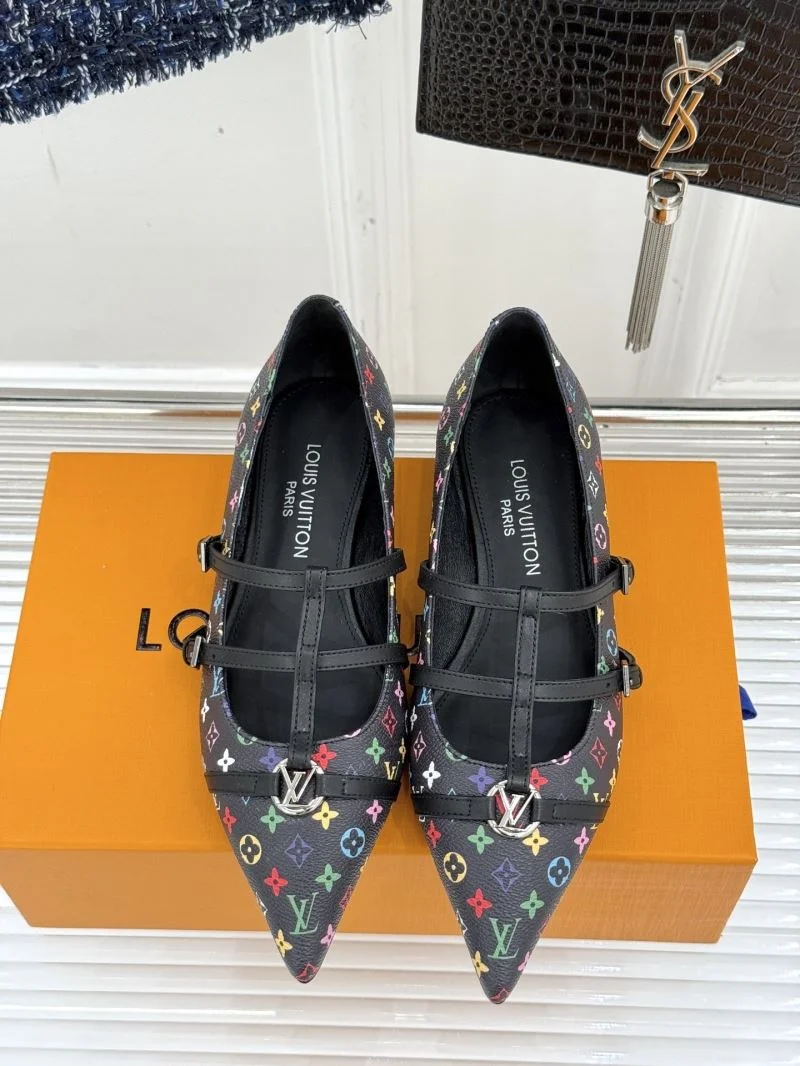 Louis Vuitton Low Shoes Durable 32285