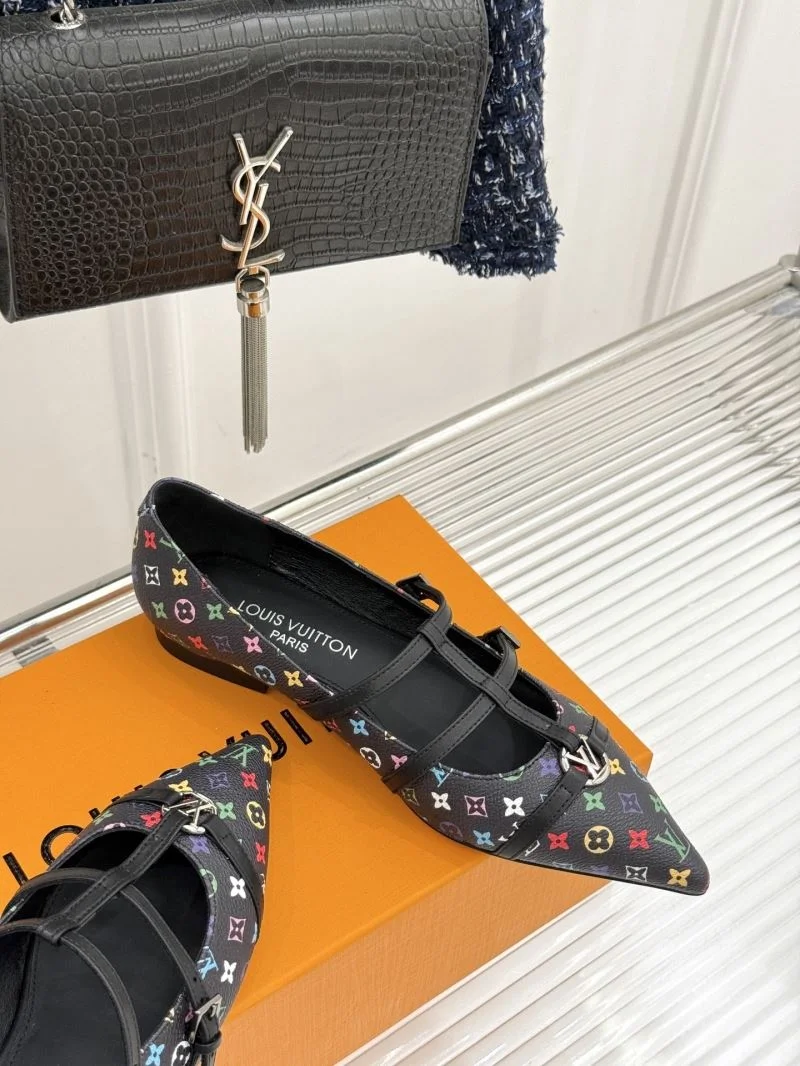 Louis Vuitton Low Shoes Durable 32285