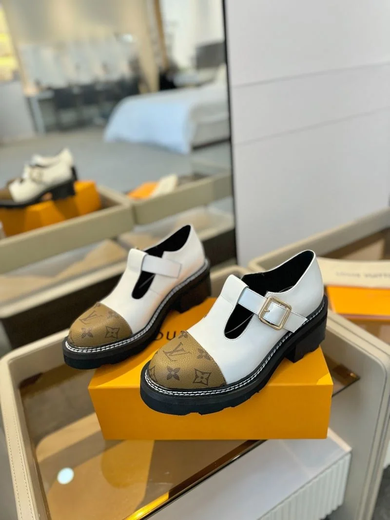 Louis Vuitton Low Shoes Cozy 31938