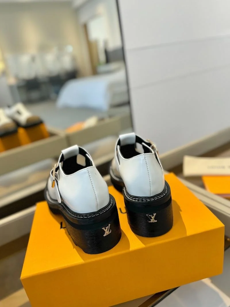 Louis Vuitton Low Shoes Cozy 31938