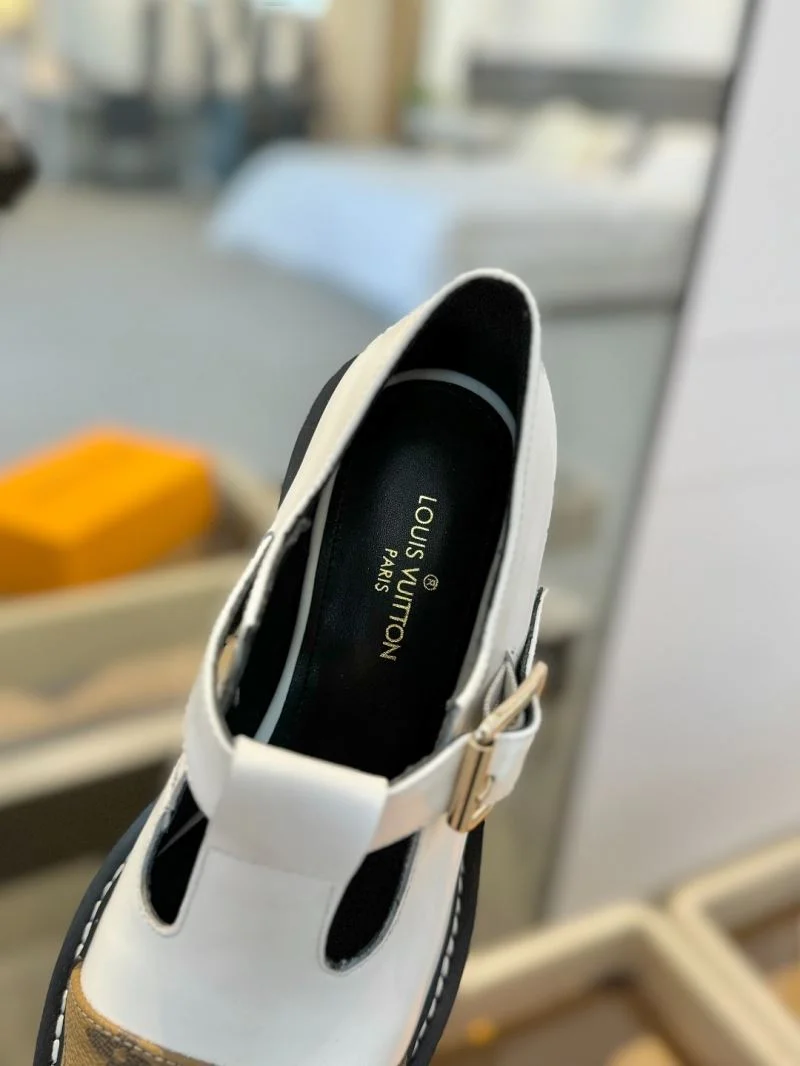 Louis Vuitton Low Shoes Cozy 31938