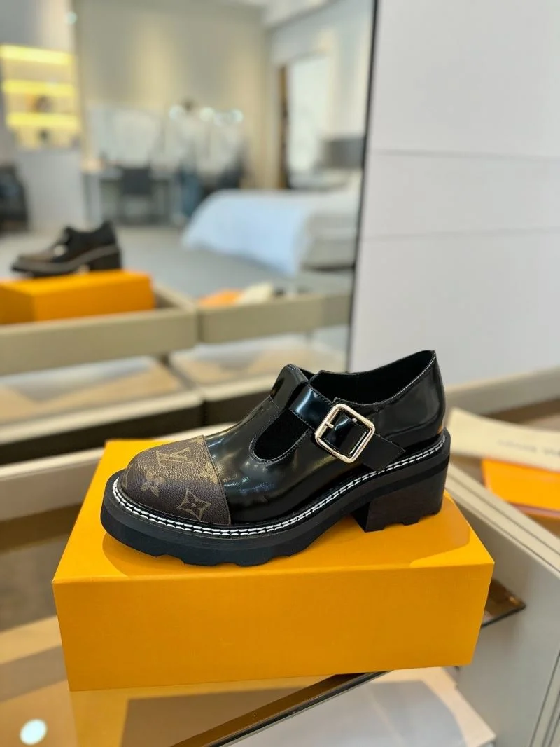 UrbanStyle Louis Vuitton Low Shoes 31959