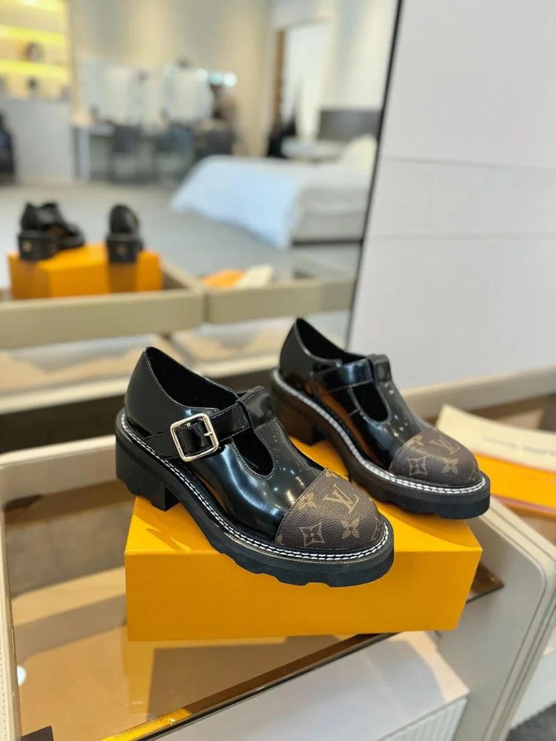 UrbanStyle Louis Vuitton Low Shoes 31959