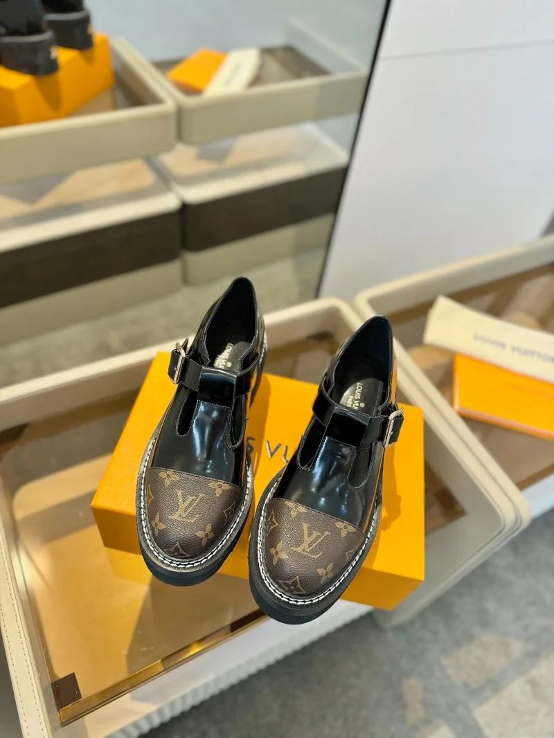 UrbanStyle Louis Vuitton Low Shoes 31959