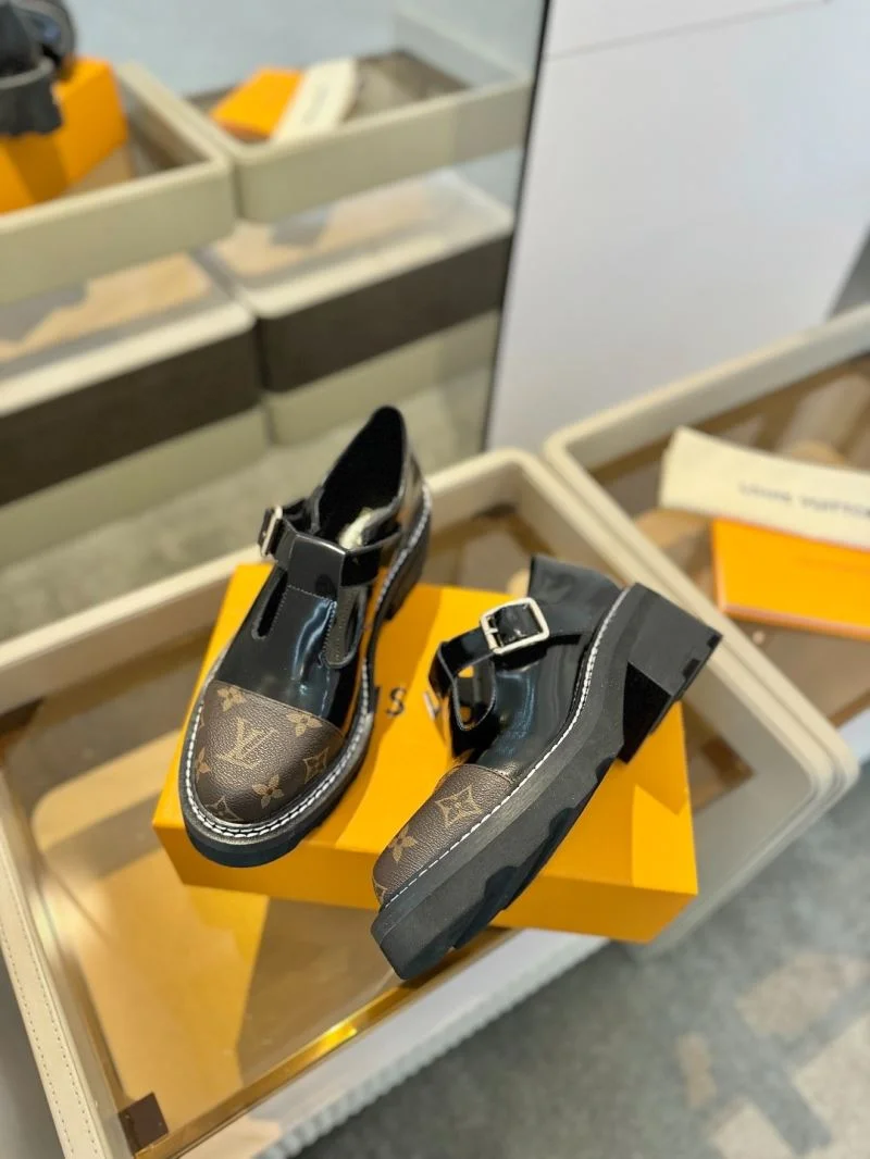 UrbanStyle Louis Vuitton Low Shoes 31959