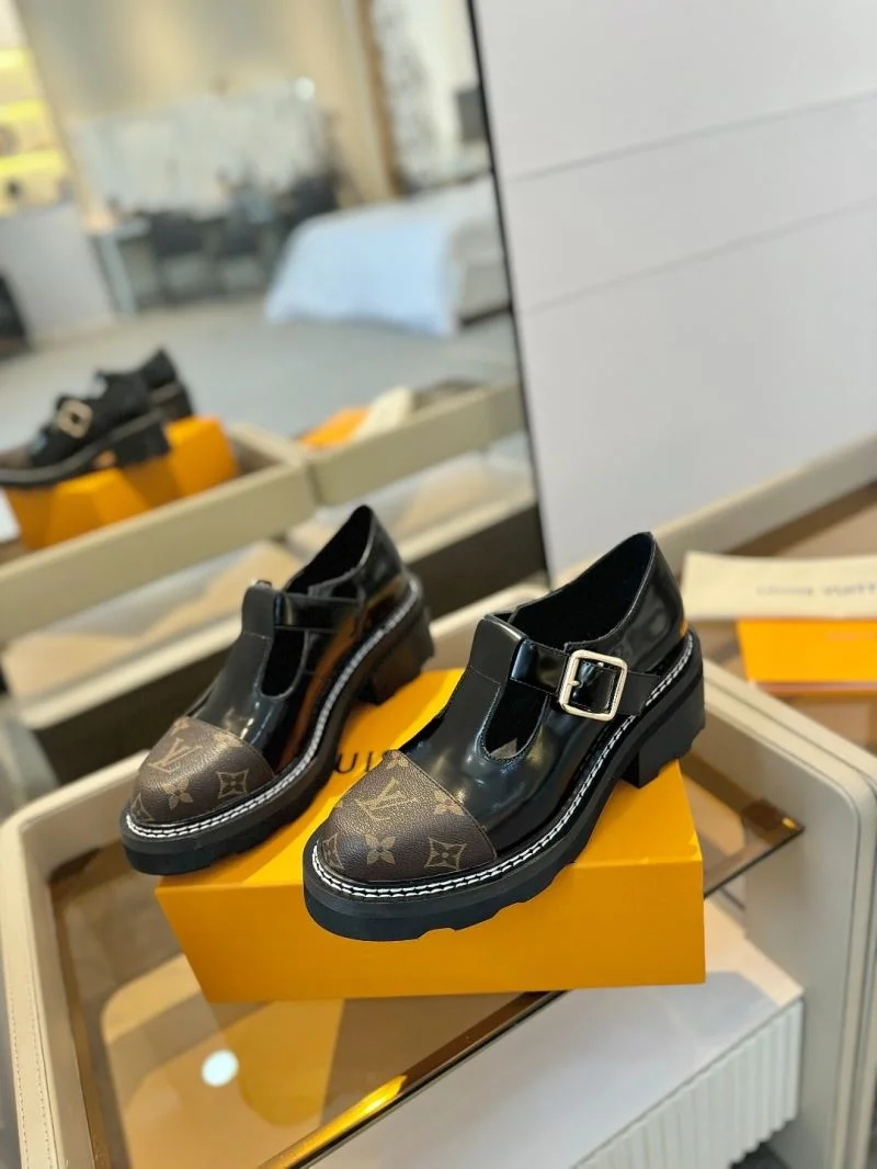 UrbanStyle Louis Vuitton Low Shoes 31959