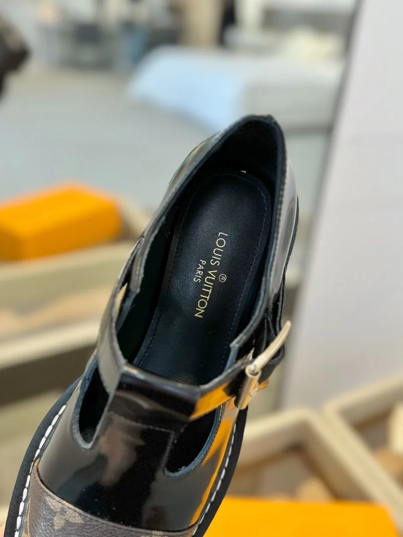 UrbanStyle Louis Vuitton Low Shoes 31959