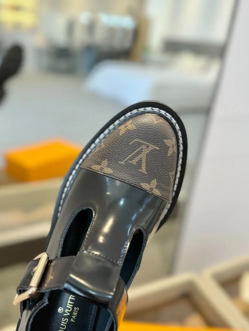UrbanStyle Louis Vuitton Low Shoes 31959