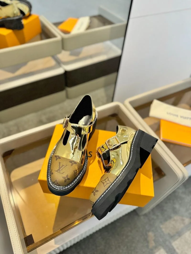 EyeCatching Louis Vuitton Low Shoes 31942