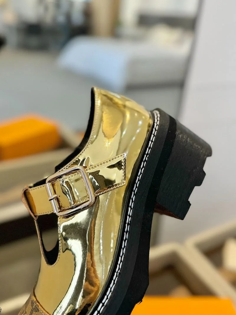 EyeCatching Louis Vuitton Low Shoes 31942