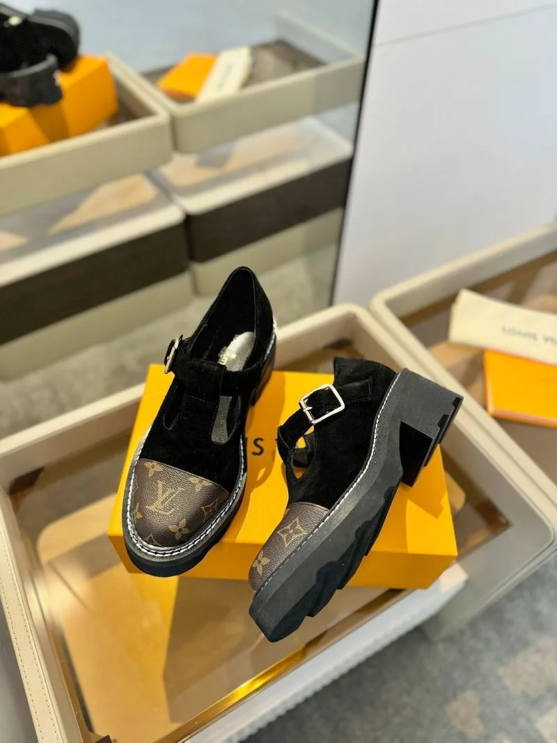StreetReady Louis Vuitton Low Shoes 31957