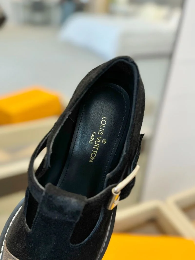 StreetReady Louis Vuitton Low Shoes 31957