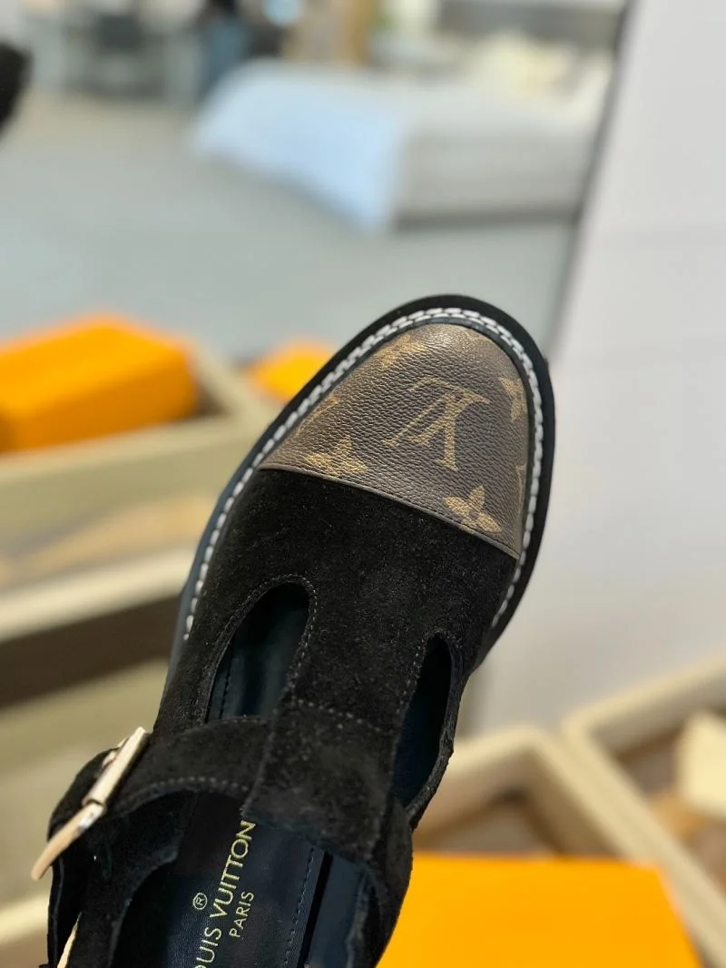 StreetReady Louis Vuitton Low Shoes 31957