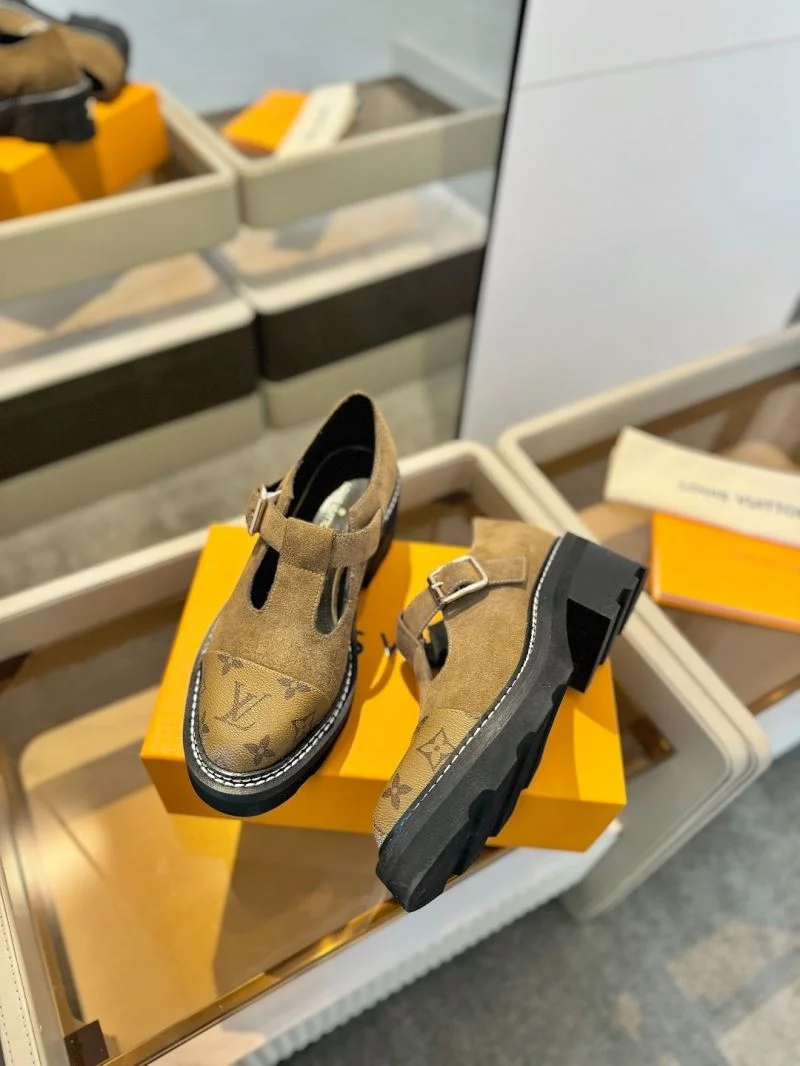 Louis Vuitton Low Shoes Cozy 31939