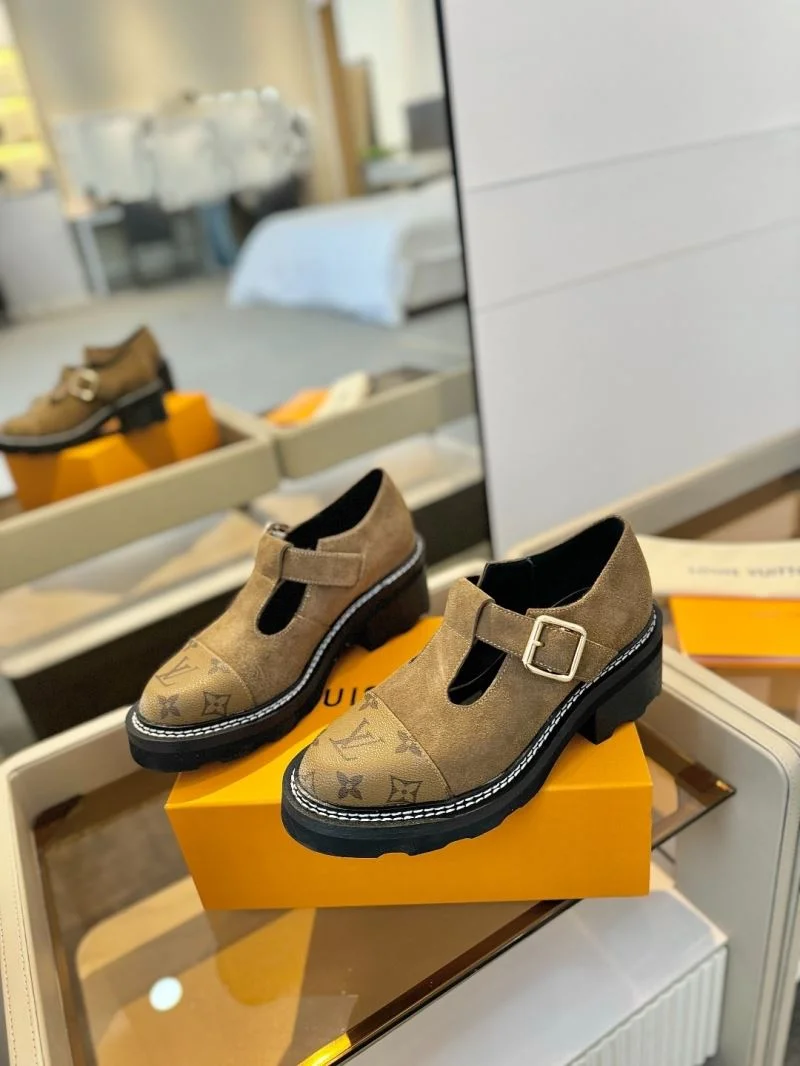 Louis Vuitton Low Shoes Cozy 31939